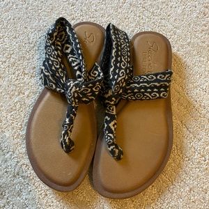 Skechers Luxe Foam Sandals